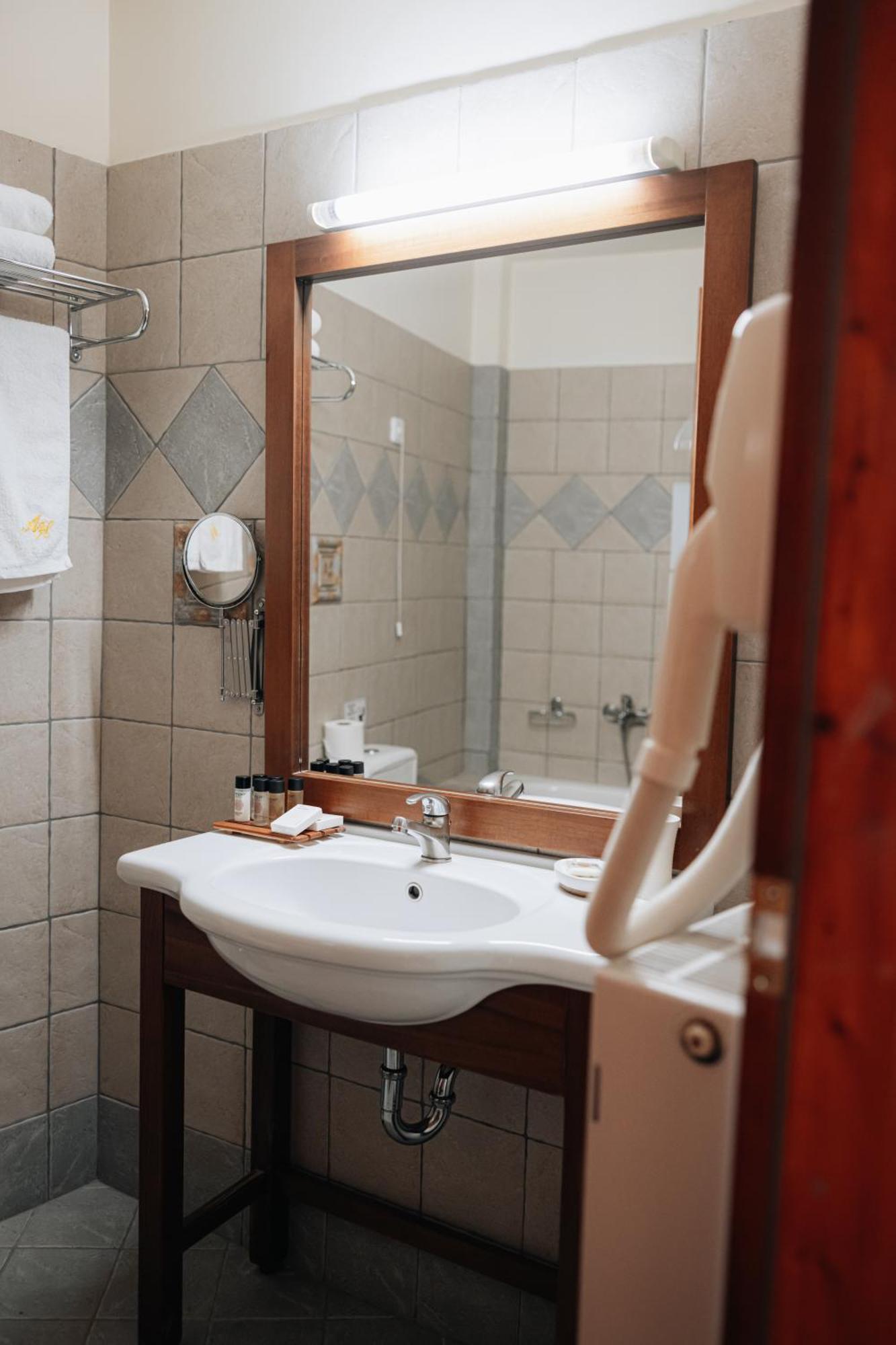 Alpen House Hotel & Suites Арахова Екстер'єр фото